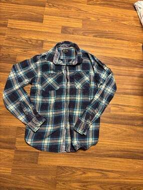 1775 Men's Blue and Cream Long Sleeve Plaid Flannel Button Down Shirt